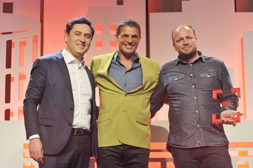 Ede Viani, diretor de Empresas, Institui&ccedil;&otilde;es e Agro do Santander, e os chefs Olivier Anquier e Benoit Mathurin