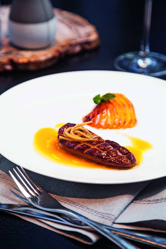 Foie gras grelhado com manga e gengibre