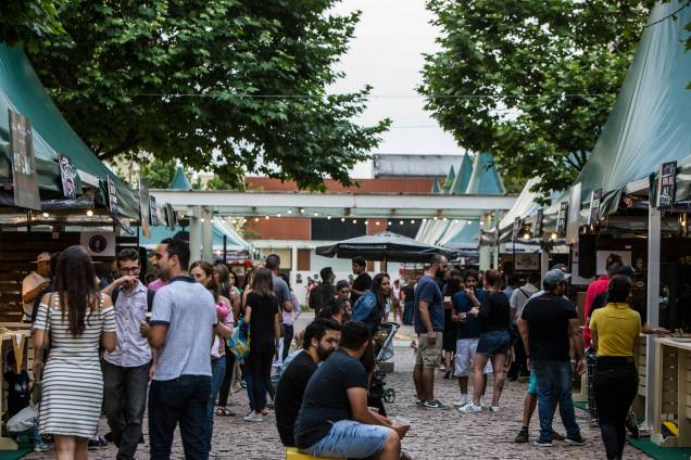 Público se reúne no primeiro final de semana do evento Público se reúne no primeiro final de semana do evento