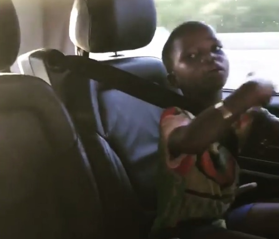 Madonna grava as filhas cantando e dançando funk brasileiro