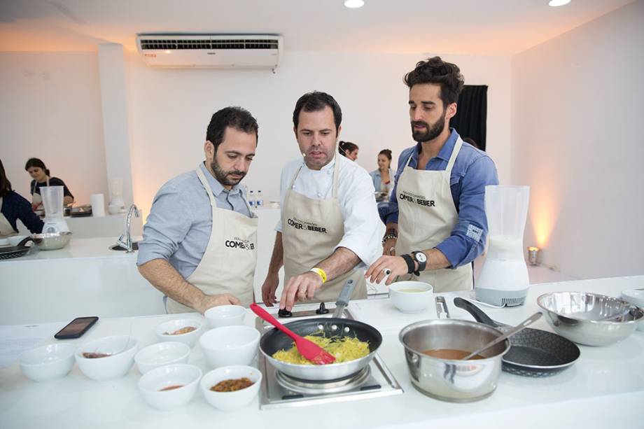 Oscar Bosch: chef do ano pelo guia VEJA COMER & BEBER deu uma aula de como preparar a receita de fideuá de frutos do mar