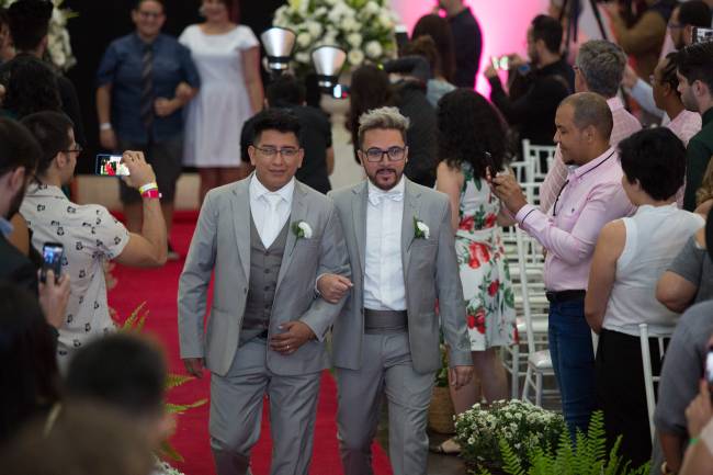 Таиланд однополые браки. Однополые браки. Австрия однополые браки. Актер на свадьбе у Берича. В Италии запрещены однополые браки.