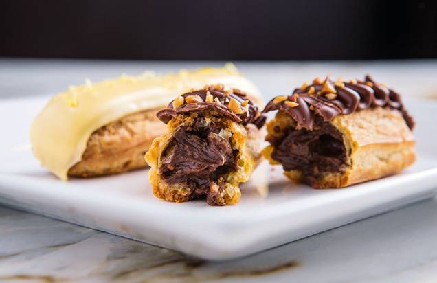 Éclair da Confeitaria Dama: 10 reais cada um Éclair da Confeitaria Dama: 10 reais cada um