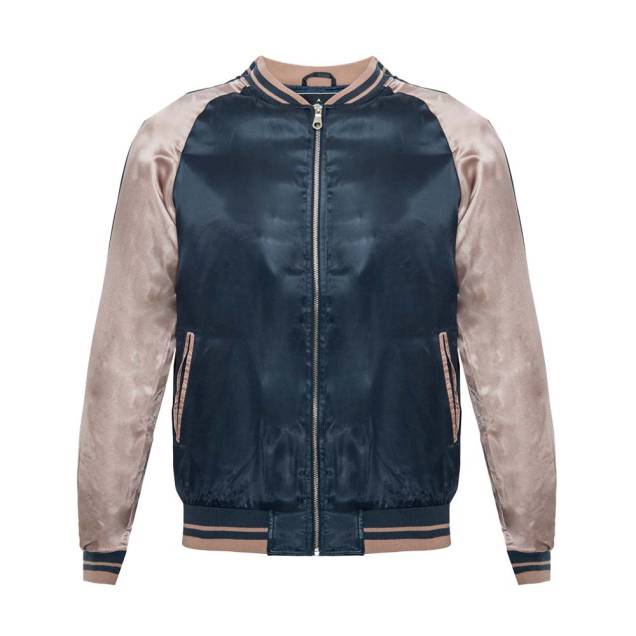 Jaqueta de cetim, R$ 299,90. Youcom. Jaqueta de cetim, R$ 299,90. Youcom.