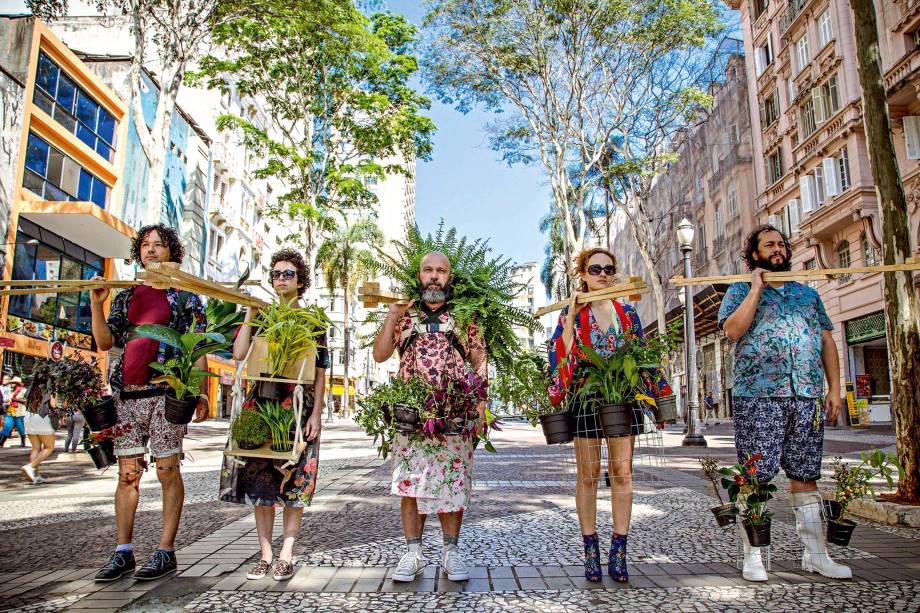 Amorim, Juliana, Serruya, Janaina e Marques: obra da autora inglesa inspira performance