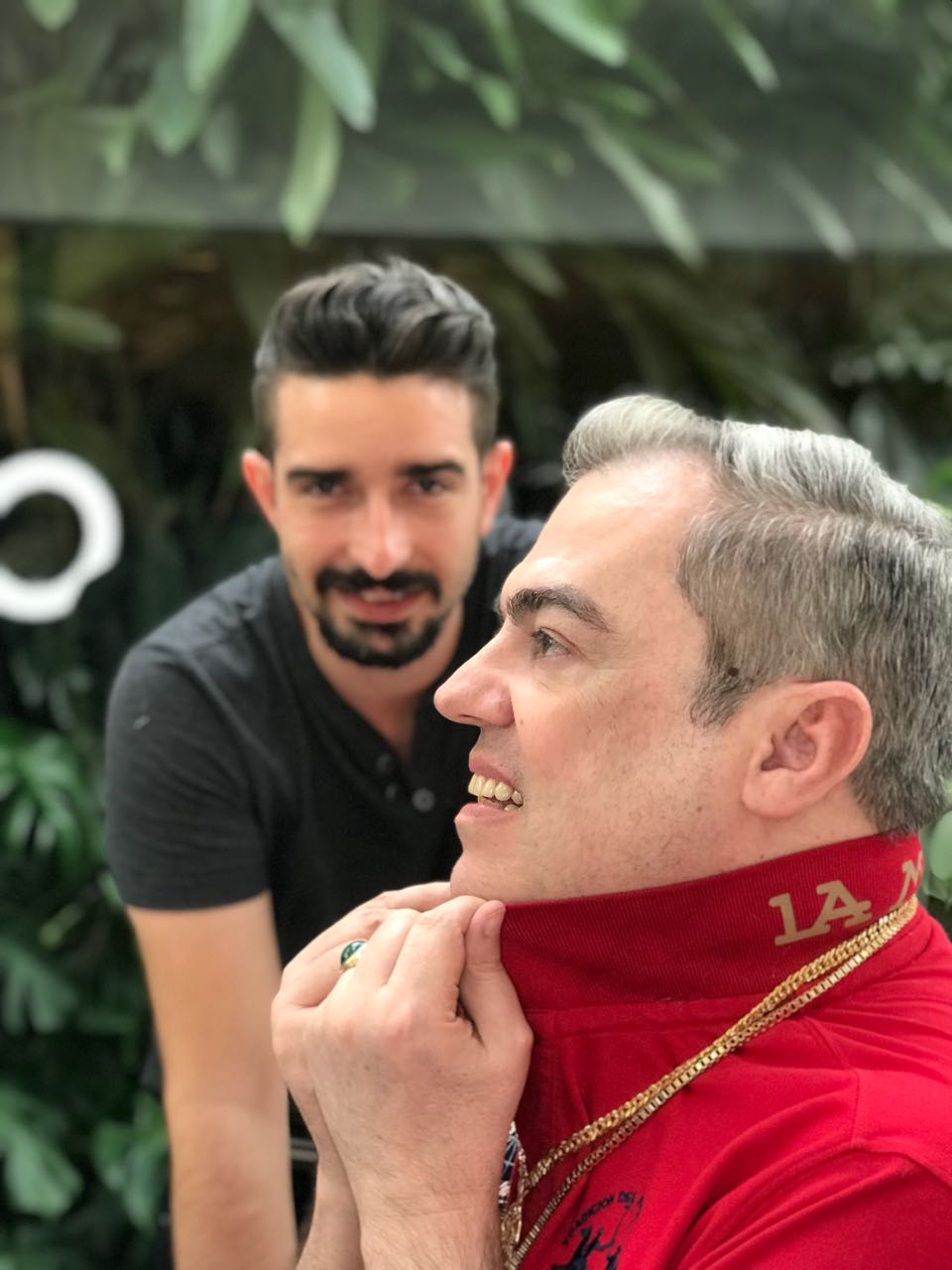 Masculino: mousse para um visual moderno