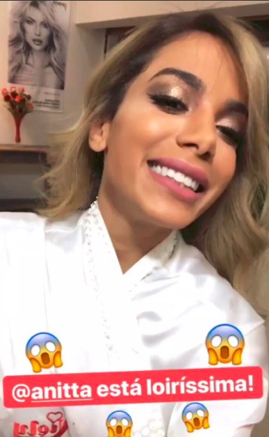 Anitta loira 1