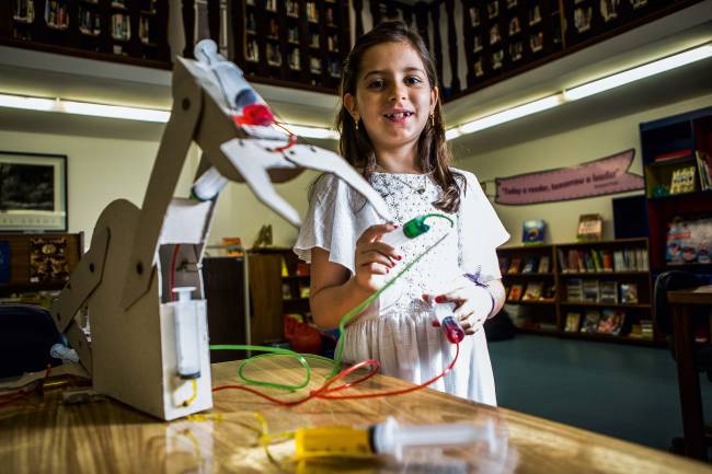 Redes de idiomas da capital investem em tecnologia nas aulas