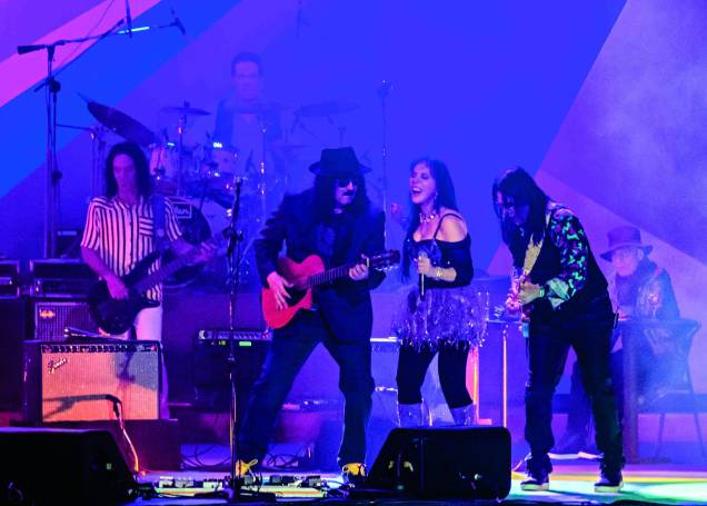 Moraes Moreira, Baby do Brasil e Pepeu Gomes, integrantes da banda Novos Baianos. Moraes Moreira, Baby do Brasil e Pepeu Gomes, integrantes da banda Novos Baianos.