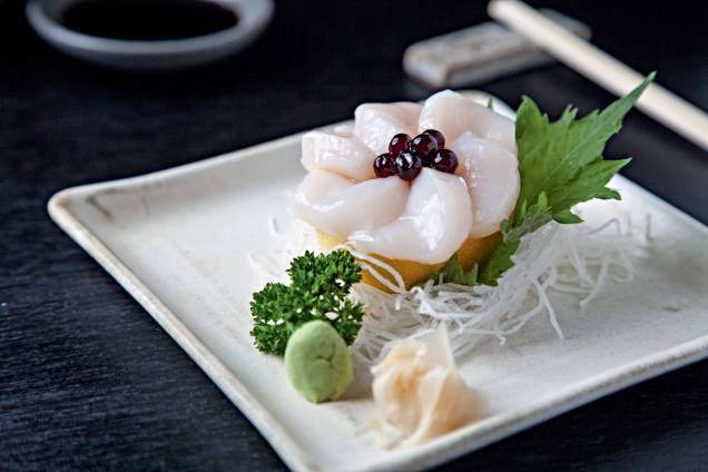 Entre as receitas: ussuzukuri de robalo e sashimi de vieira