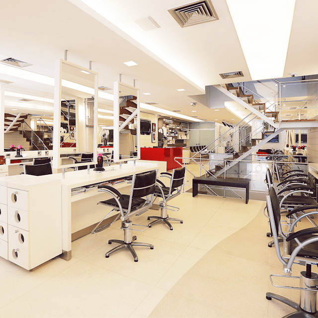 Salão de beleza L’Officiel III inaugura unidade no Palácio Tangará