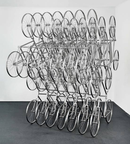 Bicicletas de aço inoxidável: criação do chinês Ai Weiwei, um dos destaques da neugerriemschneider