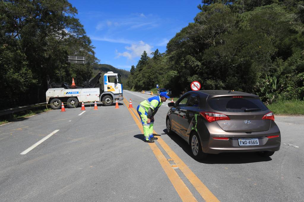 Interdições de rodovias por deslizamento aumentam 80% este ano