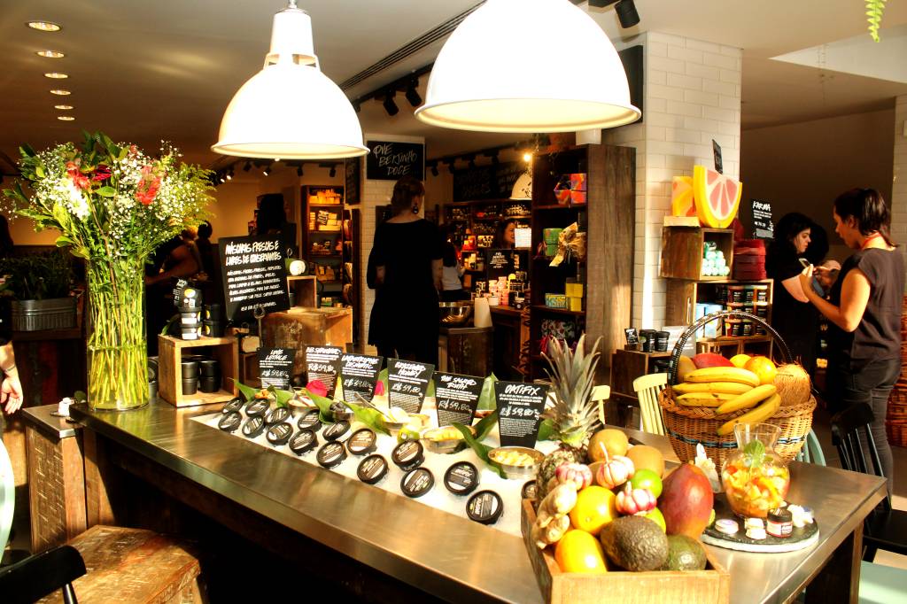 Lush fecha lojas no Brasil e vende todos os produtos por metade do preço