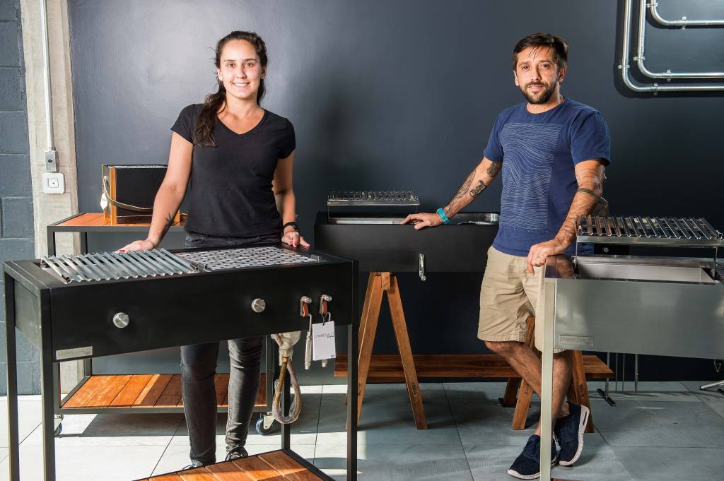 Casal de designers dá nova cara às tradicionais churrasqueiras