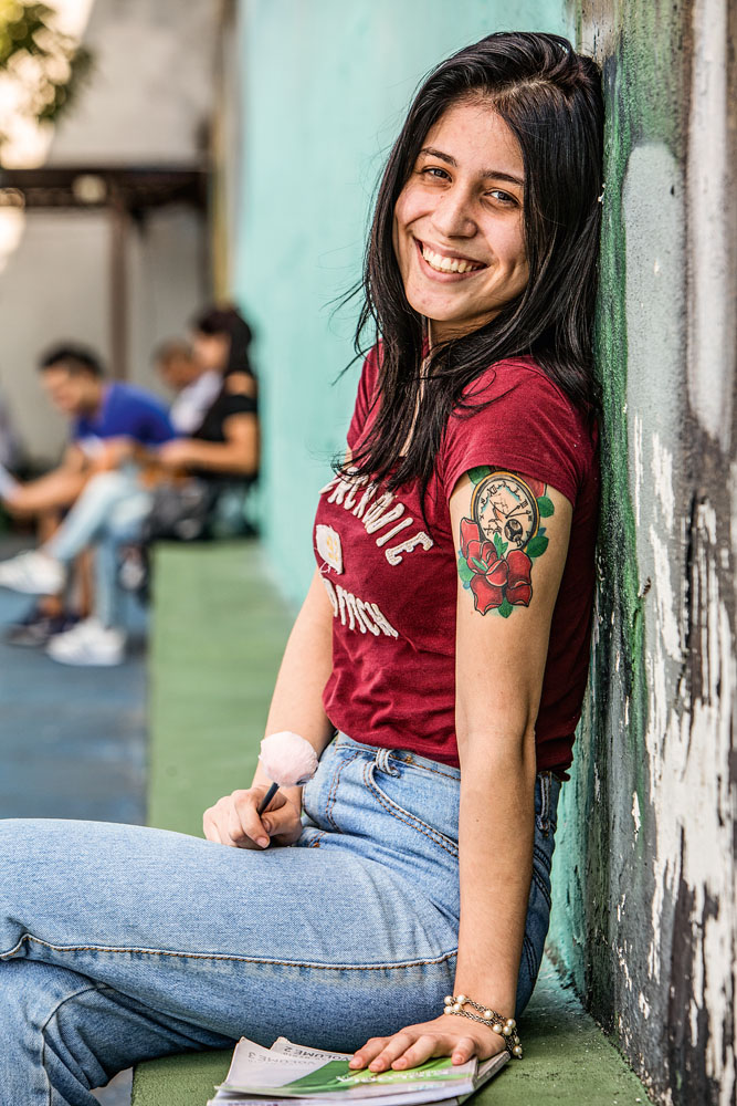 Alessandra Grasieli Pinheiro Gonçalves _ Clara Mantelli Alessandra Grasieli Pinheiro Gonçalves _ Clara Mantelli