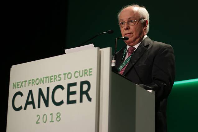 Ademar Lopes, vice-presidente do A.C.Camargo Cancer Center, discursa durante a Conferência Magna