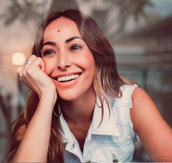 Foto publicada por Sabrina Sato confunde os internautas