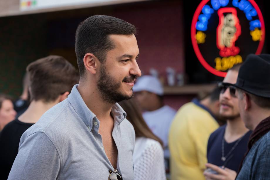 Quem também passou pela festa foi o empresário paulistano Bruno van Enck, da Barbearia Corleone