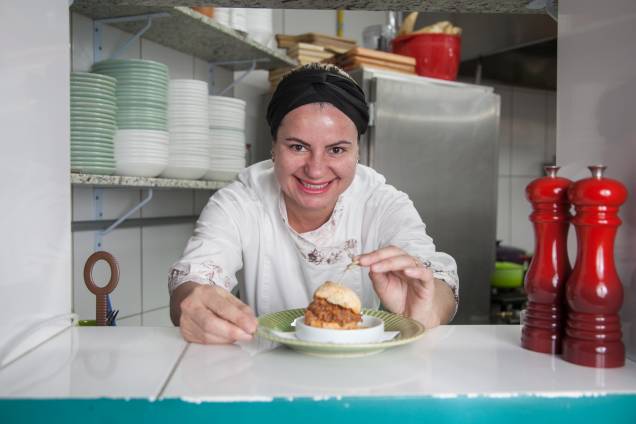 Alessandra Ramos: dona e chef do Hilda Botequim