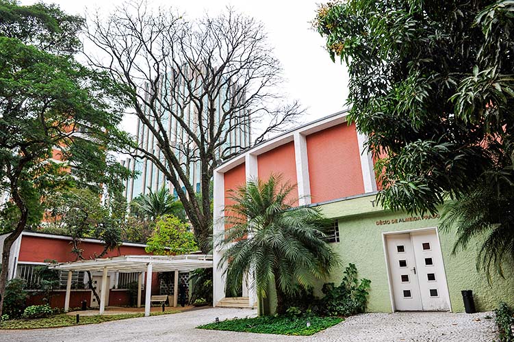 Novo espaço no Itaim integra centros culturais tradicionais