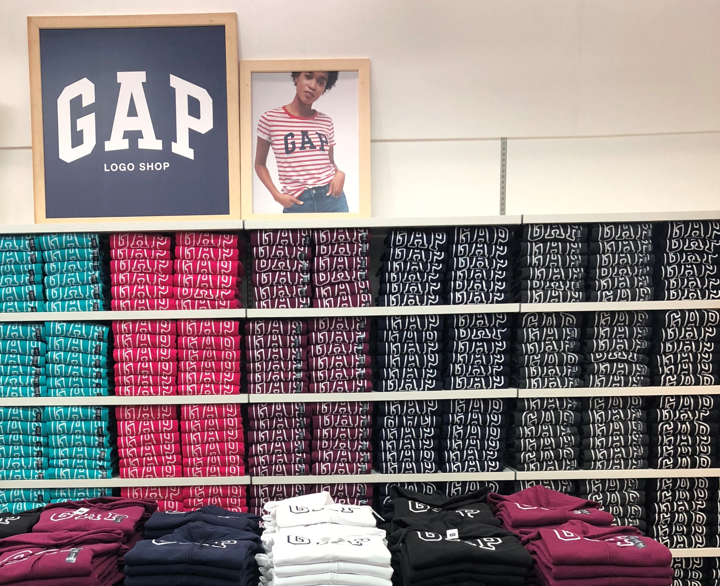 Gap abre seu primeiro outlet no Brasil VEJA SÃO PAULO
