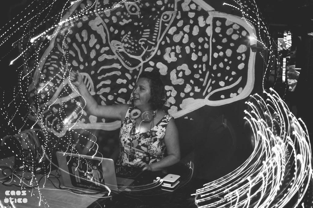 dj simonissima caos otico dj simonissima caos otico
