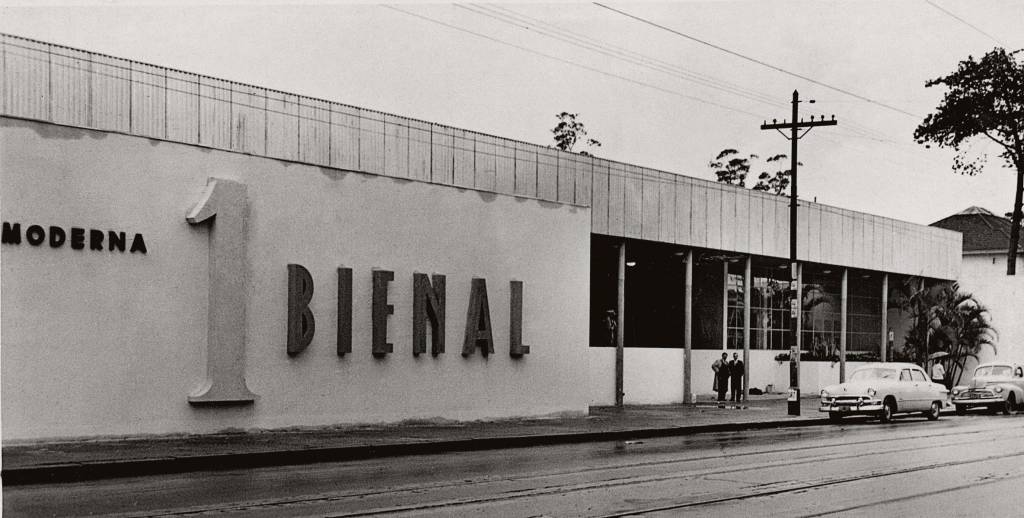 Documentário comenta a história da Bienal de São Paulo
