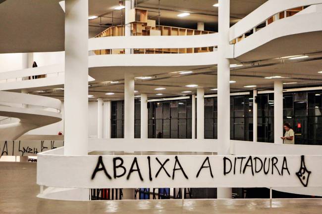 PichaÁ¿o na Bienal PichaÁ¿o na Bienal