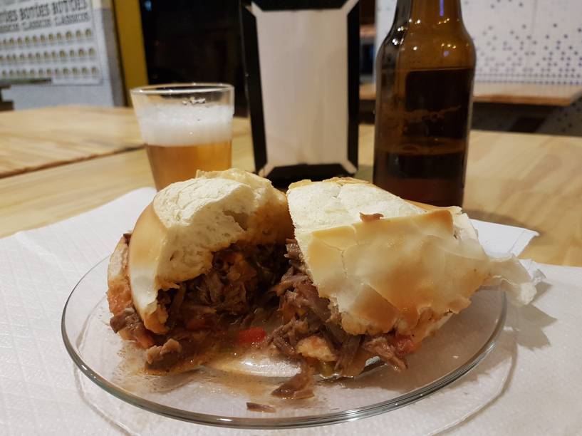 Lanche de pernil, fica nos 16 reais