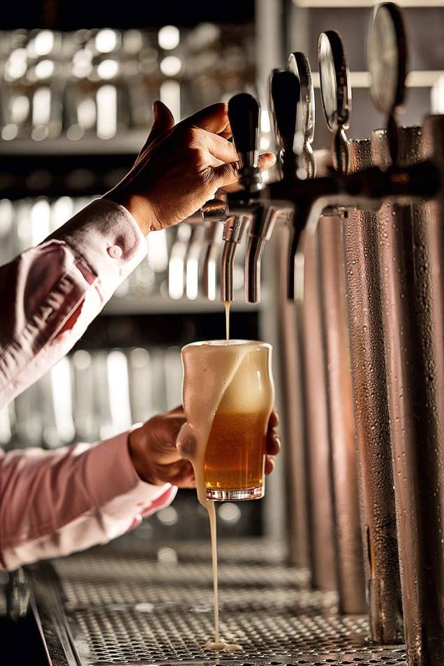 BEC Bar: cervejas nacionais percorrem as seis torneiras do local