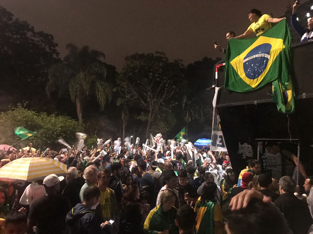 Manifestantes Pró Bolsonaro Comemoram Na Avenida Paulista Veja SÃo Paulo 1000