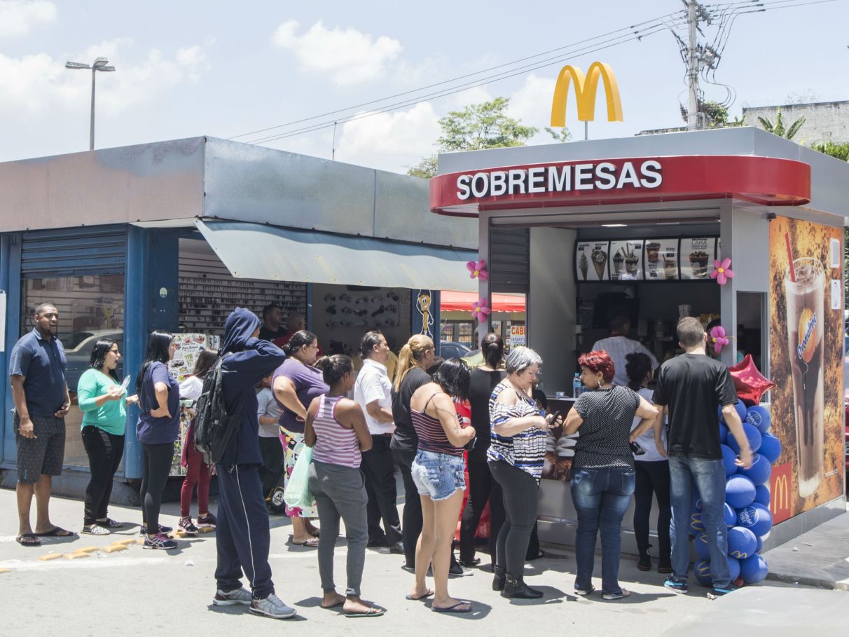 Comércio popular de São Paulo tem movimentação intensa na semana