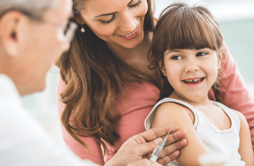Vacinação na infância: conheça as indicações e riscos