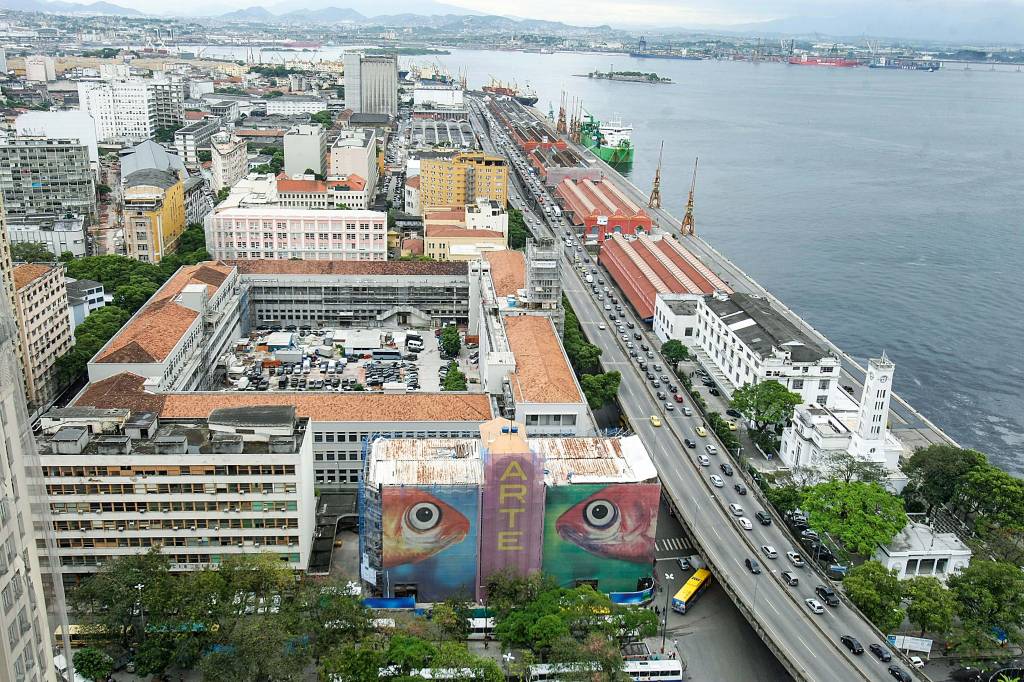 PraÁa Mau· e ciaduto Perimetral no Rio PraÁa Mau· e ciaduto Perimetral no Rio