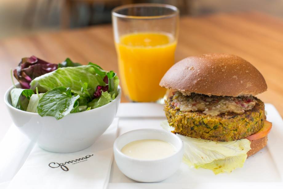 Café Gemma do Teatro Porto Seguro: hambúrguer vegetariano