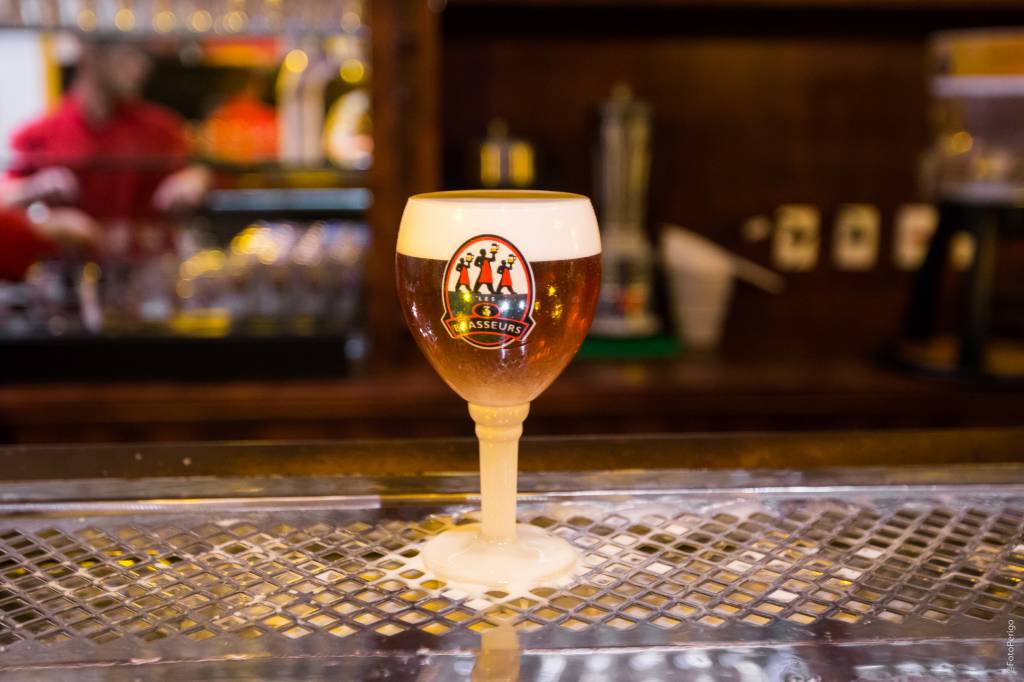 Novo bar da Rua dos Pinheiros produz chope no local