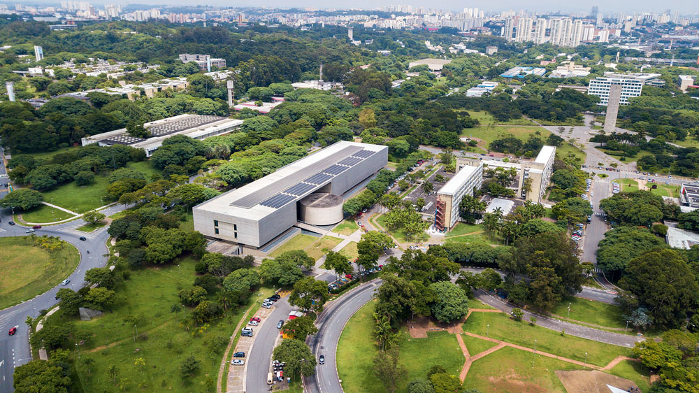A imagem mostra a cidade universitária, campus da USP, do alto