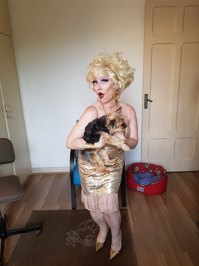 anitta volcano drag queen 60 psicologa