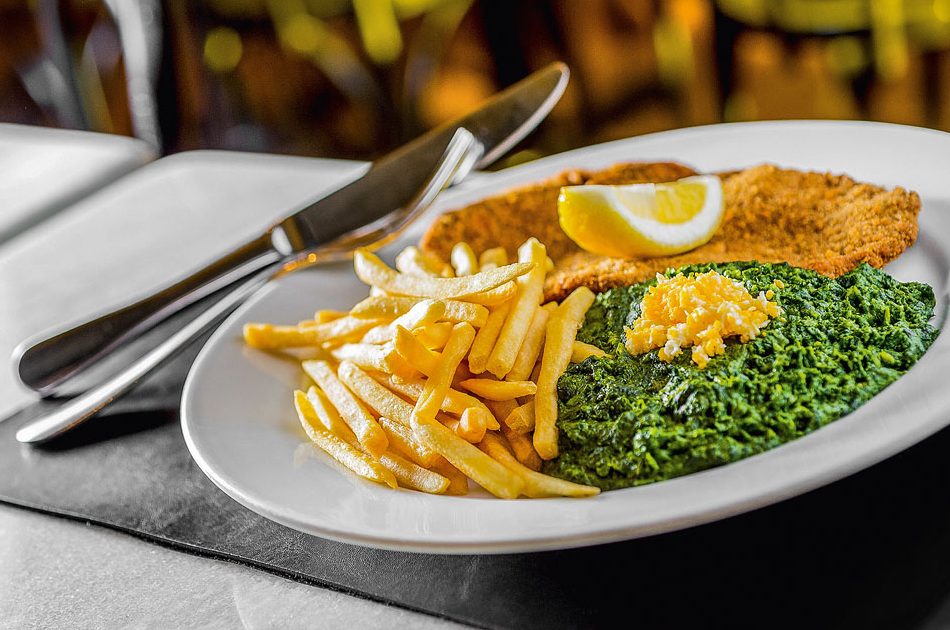 Onde comer bife à milanesa em SP: 20 casas que servem versões crocantes e  sequinhas