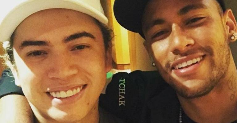 Após piada, Whindersson Nunes é chamado de babaca por amigo de Neymar