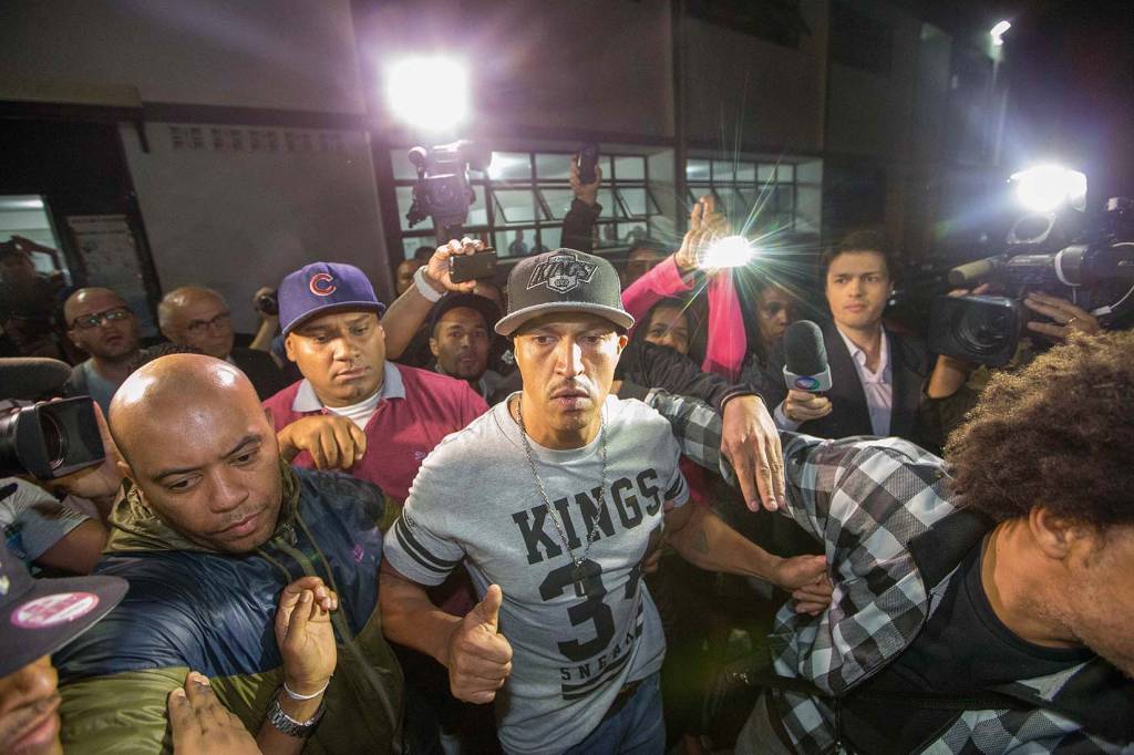 Mano Brown, da banda Racionais, é detido em SP Mano Brown, da banda Racionais, é detido em SP