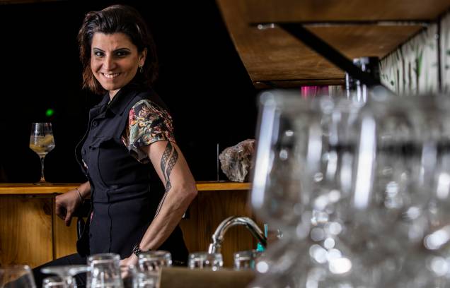 A bartender Talita Simões