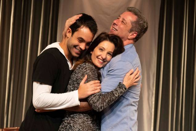 Quando Tudo Estiver Pronto: Filipe Ribeiro, Patricia Pichamone e Otávio Martins Quando Tudo Estiver Pronto: Filipe Ribeiro, Patricia Pichamone e Otávio Martins