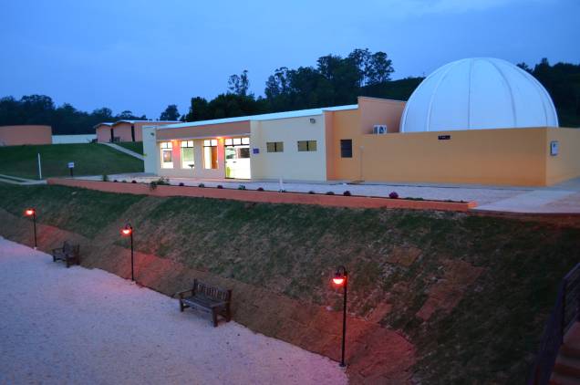 O Polo Astronômico de Amparo, há 120 quilômetros da capital