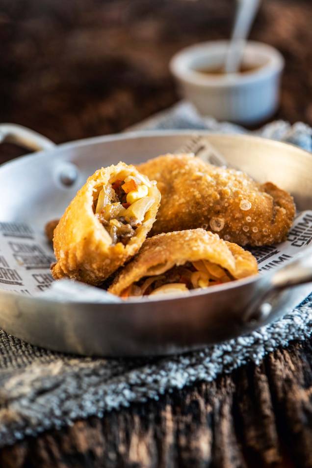 Empanadas de carne: fritas até ficarem douradas Empanadas de carne: fritas até ficarem douradas