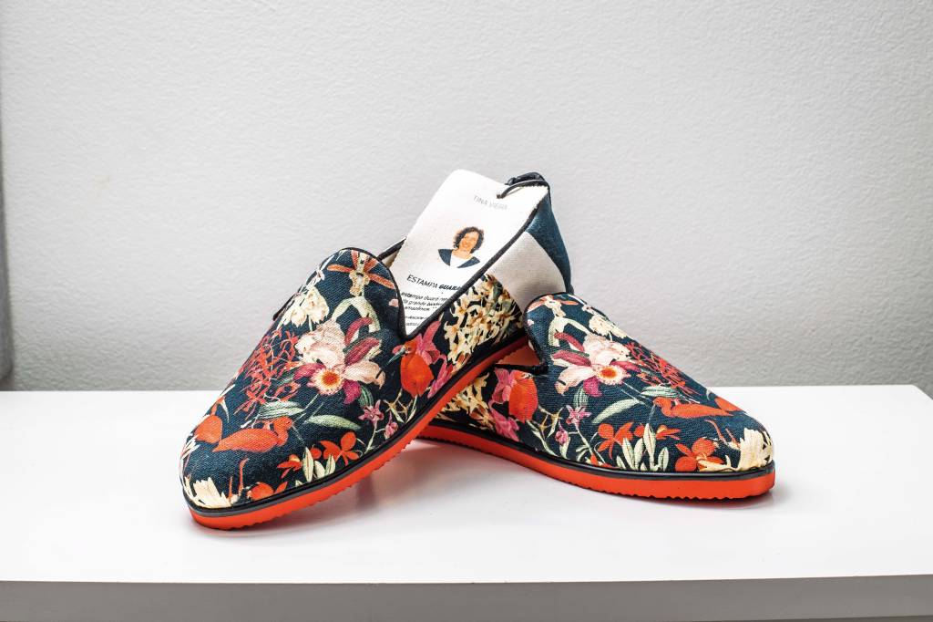 Linking Dotz: Slippers estampados por Tina Vieira Linking Dotz: Slippers estampados por Tina Vieira