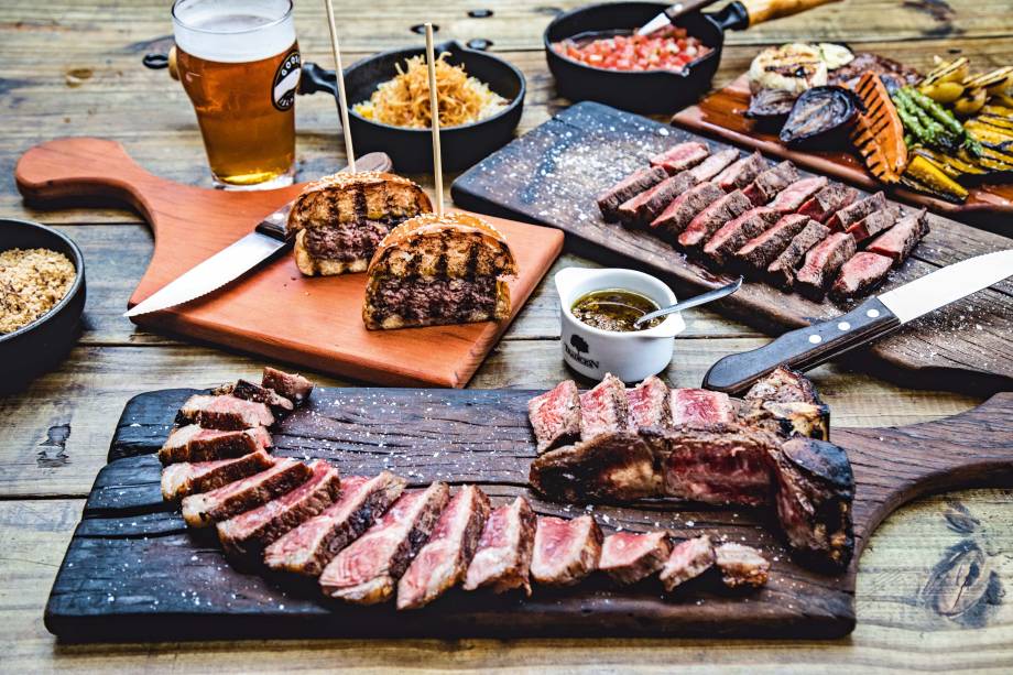 Steak dry aged e o flat iron: bons cortes para provar no quintal