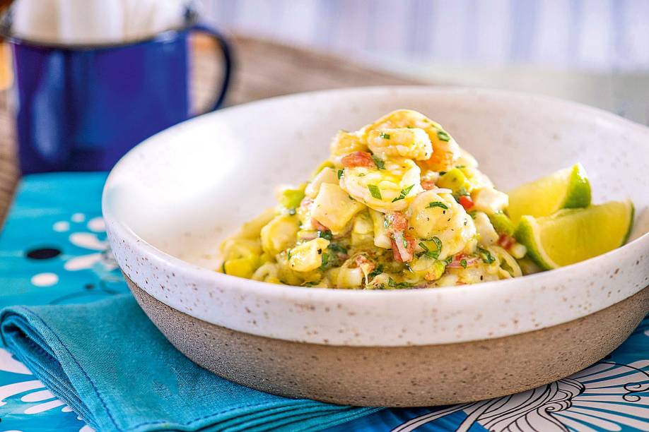 <span>Ceviche de frutos do mar: acréscimo de abacate e tapioquinha crocante</span> <span>Ceviche de frutos do mar: acréscimo de abacate e tapioquinha crocante</span>