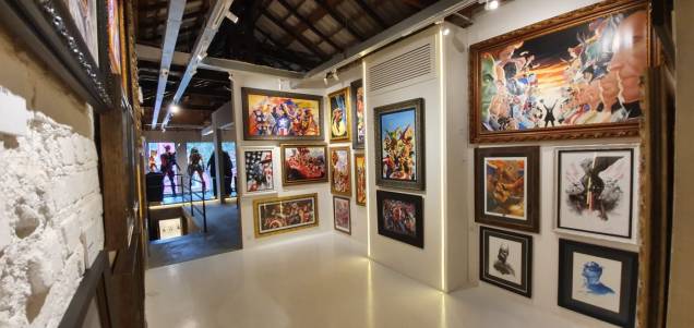 Galeria com produtos da Iron Studios Fine Art: obras assinadas por Stan Lee